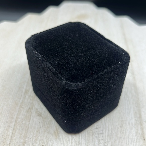 Tungsten Carbide Legend of Zelda pattern size 11 ring - Picture 7 of 7